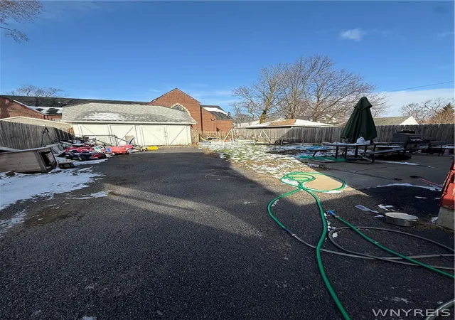 Homes for sale in Niagara Falls, NY | 4006 Deveaux St, Niagara Falls, NY 14305 | MLS# B1667346
