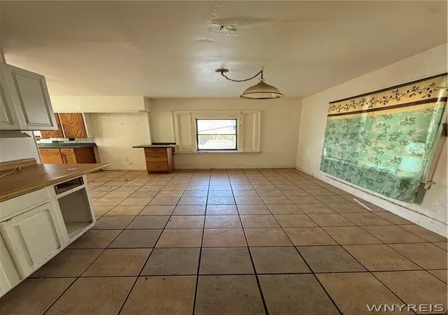 Photo 3 of Single family home for sale at 4006 Deveaux St, Niagara Falls, NY 14305 | MLS# B1667346 | Listing updated on 2026-07-02
