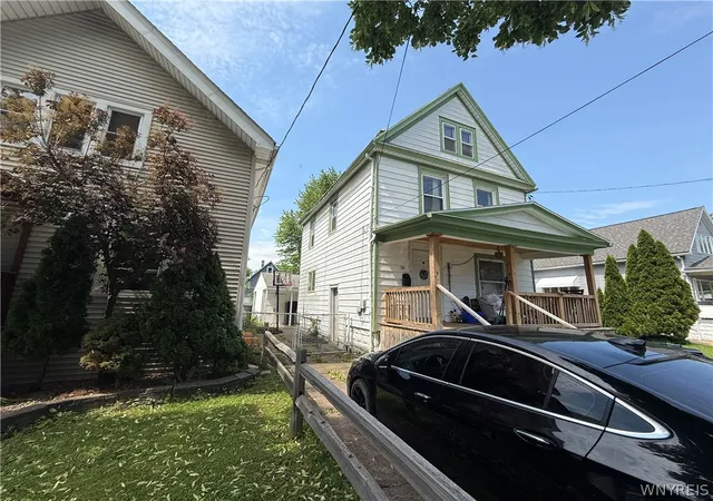 Homes for sale in Buffalo, NY | 38 Argus St, Buffalo, NY 14207 | MLS# B1663545