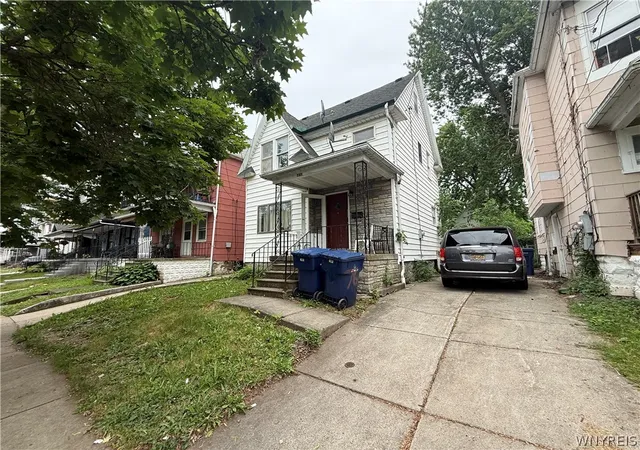 1st image of 131 Riverside Ave, Buffalo, NY 14207 | MLS# B1664091