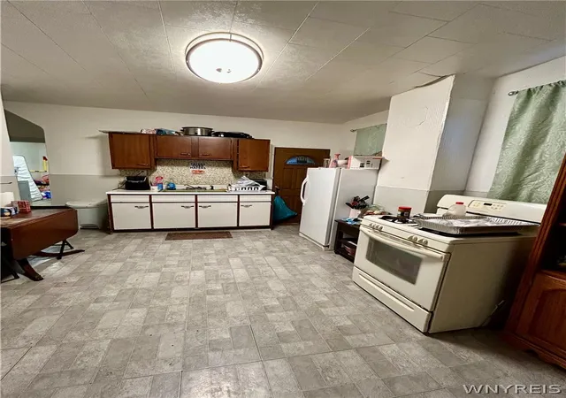 Homes for sale in Buffalo, NY | 186 Smith St, Buffalo, NY 14210 | MLS# B1668560