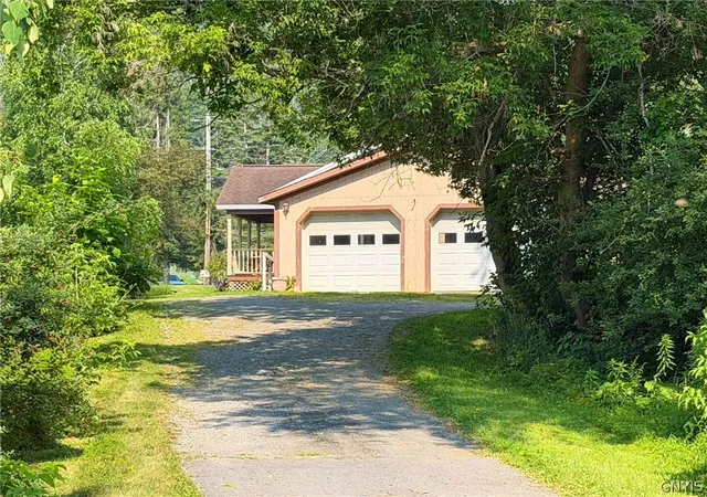Photo 2 of Single family home for sale at 1815 School St, Leonardsville, NY 13364 | MLS# S1668471 | Listing updated on 2026-07-19