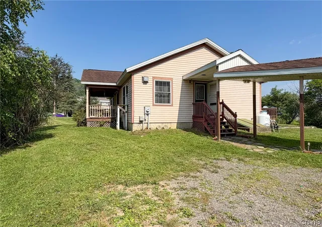 Photo 3 of Single family home for sale at 1815 School St, Leonardsville, NY 13364 | MLS# S1668471 | Listing updated on 2026-07-19