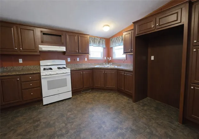 Homes for sale in Penfield, NY | 42 Sebastian Dr, Penfield, NY 14625 | MLS# R1668628