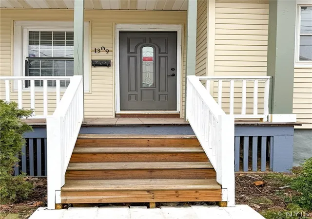 Homes for sale in Utica, NY | 1309 Butternut St, Utica, NY 13502 | MLS# S1668675