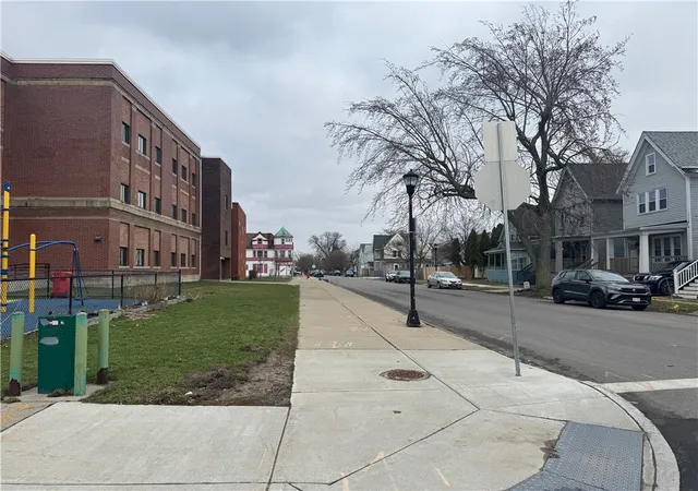 2nd image of 368 Auburn Ave, Buffalo, NY 14213 | MLS# R1668428