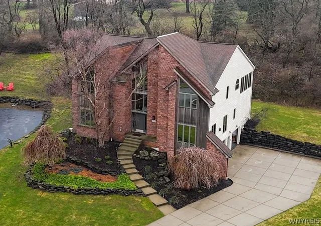 2nd image of 4892 Eastbrooke Pl, Buffalo, NY 14221 | MLS# B1667573