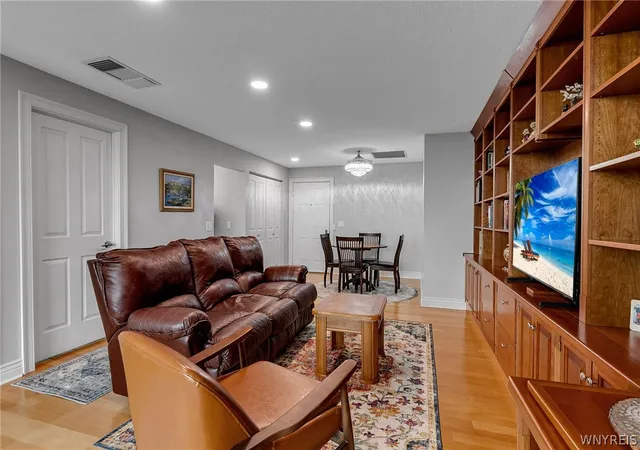 2nd image of 75 Ojibwa Cir #505, Buffalo, NY 14202 | MLS# B1668896