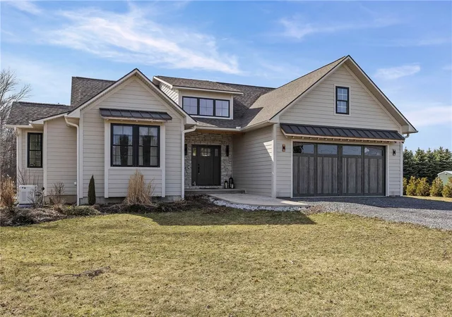 1st image of 4559 Hoyt Rd, Skaneateles, NY 13152 | MLS# R1669011