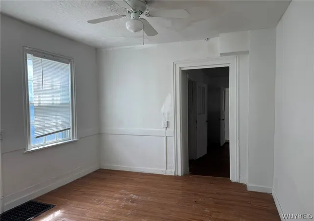 2nd image of 435 Elmwood Ave, Niagara Falls, NY 14301 | MLS# B1668375