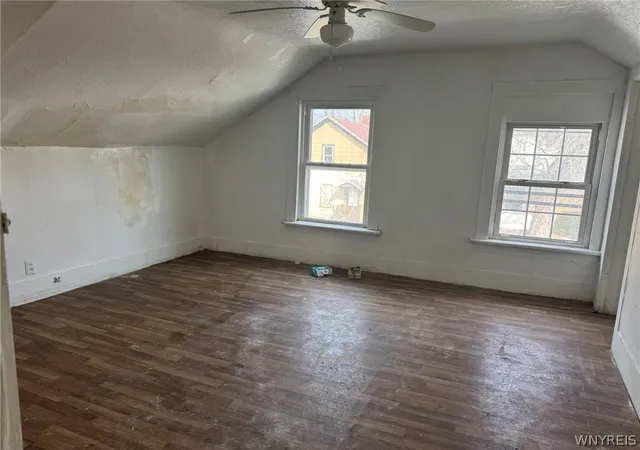 Photo 3 of Single family home for sale at 435 Elmwood Ave, Niagara Falls, NY 14301 | MLS# B1668375 | Listing updated on 2026-07-30