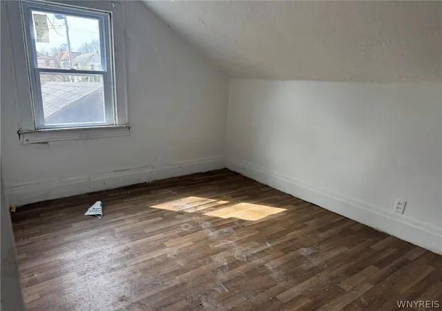 Homes for sale in Niagara Falls, NY | 435 Elmwood Ave, Niagara Falls, NY 14301 | MLS# B1668375