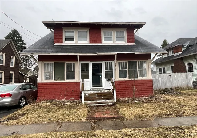 Photo 1 of Single family home for sale at 210 S Rutland St, Watertown, NY 13601 | MLS# S1669118 | Listing updated on 2026-03-26