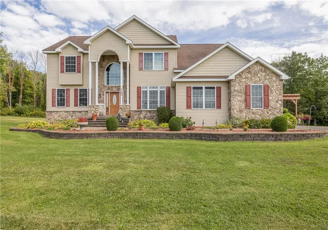 Photo 4 of Sale Pending at 6426 Lake Blf Rd, North Rose, NY 14516 | MLS# R1668932 | Listing updated on 2026-07-14