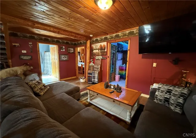 Homes for sale in Leyden, NY | 6962 Farr Rd, Leyden, NY 13309 | MLS# S1668913