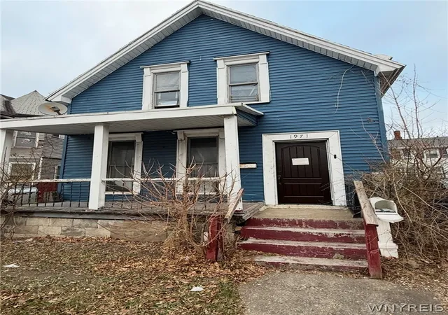 Homes for sale in Buffalo, NY | 1971 Niagara, Buffalo, NY 14207 | MLS# B1669257