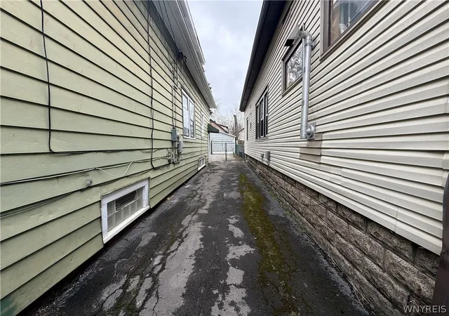 Homes for sale in Buffalo, NY | 50 Midway Ave, Buffalo, NY 14215 | MLS# B1666597