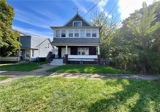 Homes for sale in Niagara Falls, NY | 541 16th St, Niagara Falls, NY 14301 | MLS# B1669680