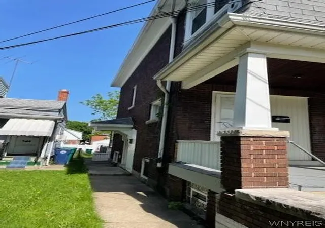 Photo 3 of Multi family home for sale at 541 16th Street, Niagara Falls, NY 14301 | MLS# B1669680 | Listing updated on 2026-06-08