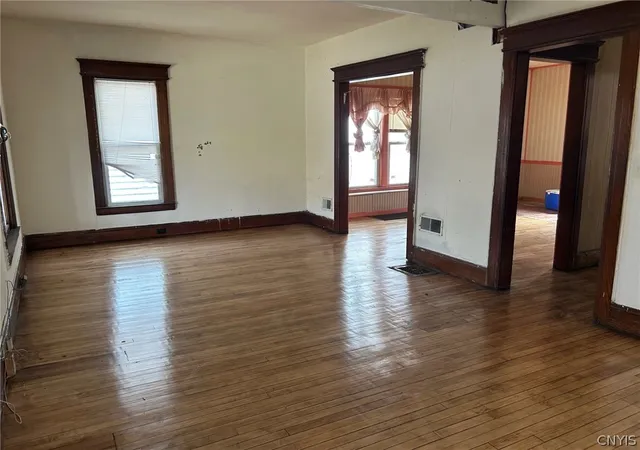 2nd image of 112 E Matson Ave, Syracuse, NY 13205 | MLS# S1669046