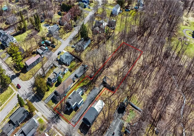 Photo 3 of Sale Pending at 12 Kellogg St, Clinton, NY 13323 | MLS# S1665679 | Listing updated on 2026-06-23