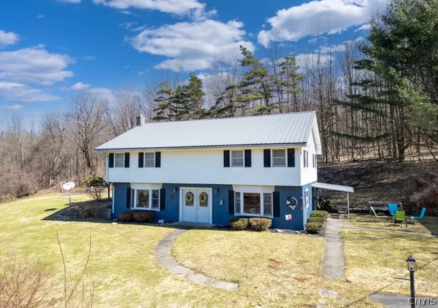 3rd image of 1214 Elizabethtown Rd, Ilion, NY 13357 | MLS# S1669776