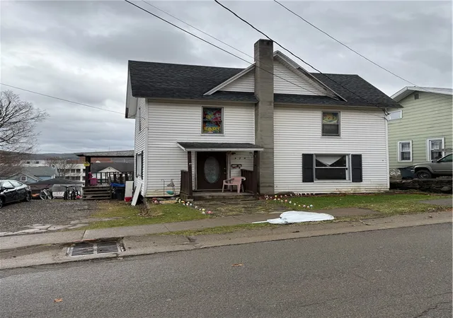 Homes for sale in Hornell, NY | 424 S Division St, Hornell, NY 14843 | MLS# R1669778
