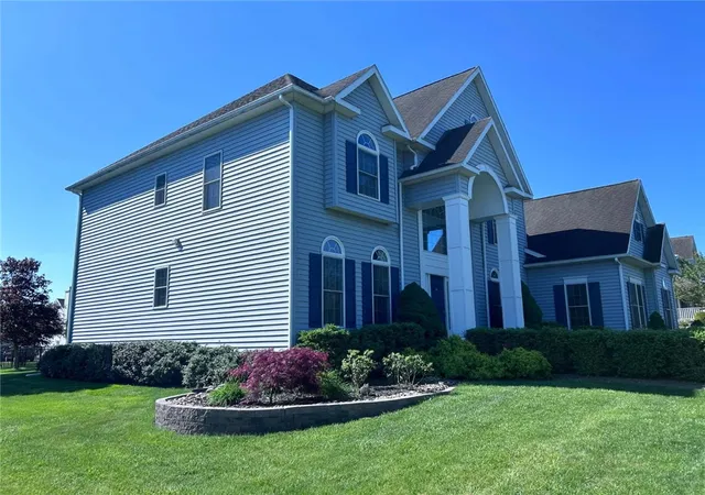Photo 3 of Single family home for sale at 16 Chelsea Dr, Horseheads, NY 14845 | MLS# R1662938 | Listing updated on 2026-07-18