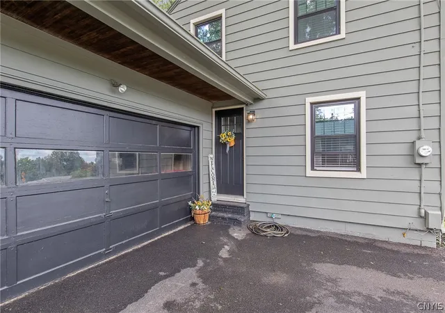 Photo 5 of Sale Pending at 339 W Genesee St, Chittenango, NY 13037 | MLS# S1669771 | Listing updated on 2026-07-17