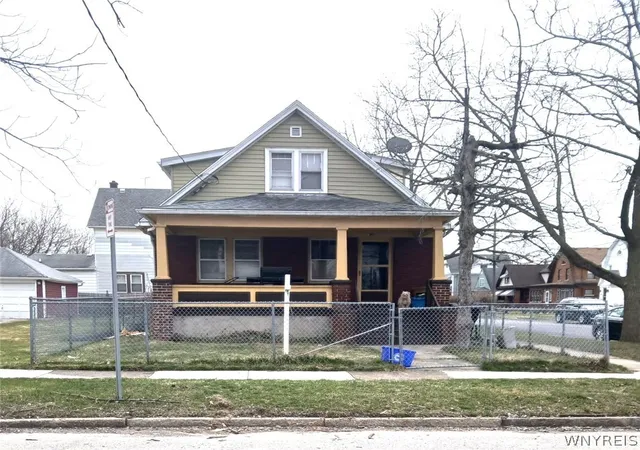 Homes for sale in Niagara Falls, NY | 2301 Walnut Ave, Niagara Falls, NY 14301 | MLS# B1668568