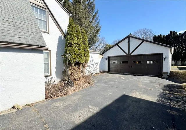 Homes for sale in Elmira City, NY | 502 Edgewood Dr, Elmira City, NY 14905 | MLS# R1669203
