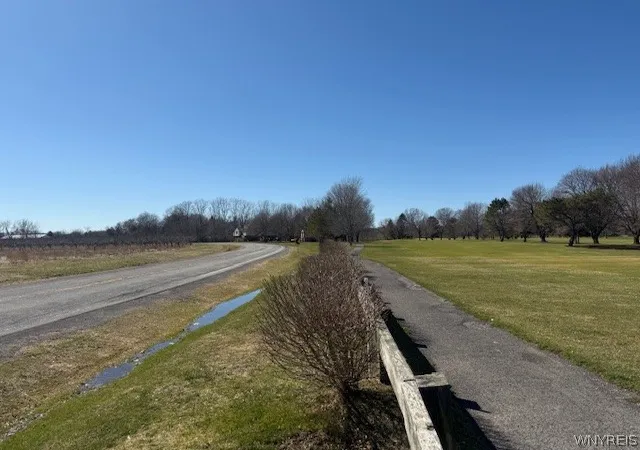 2nd image of 1537 1557 Braley Rd N, Youngstown, NY 14174 | MLS# B1669926