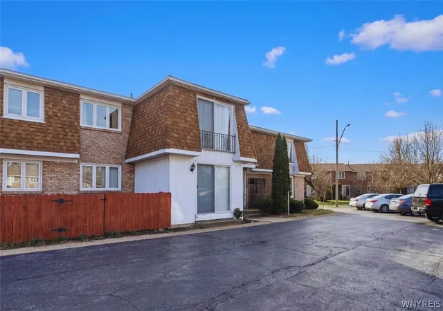 2nd image of 61d Georgian Ln #9, Buffalo, NY 14221 | MLS# B1669755