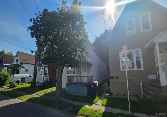 3rd image of 166 Barnard St, Buffalo, NY 14206 | MLS# B1669939