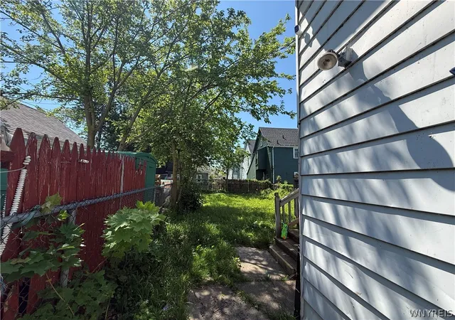 Homes for sale in Buffalo, NY | 161 Farmer St, Buffalo, NY 14207 | MLS# B1667988