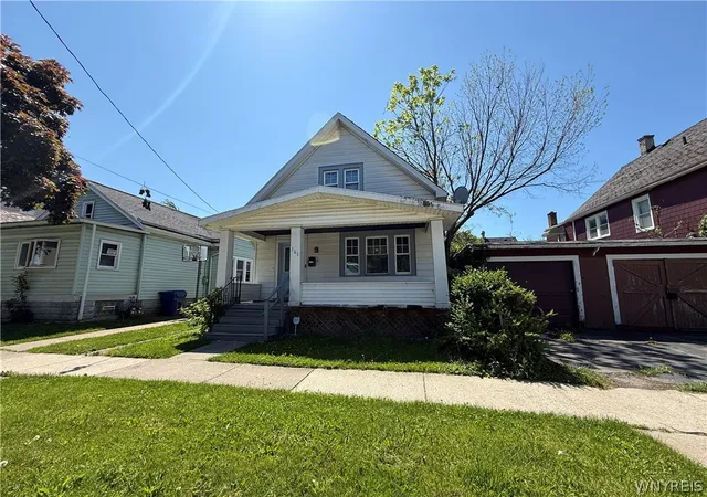 Homes for sale in Buffalo, NY | 161 Farmer St, Buffalo, NY 14207 | MLS# B1667988