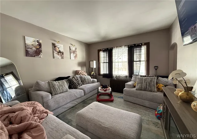 Homes for sale in Buffalo, NY | 161 Farmer St, Buffalo, NY 14207 | MLS# B1667988