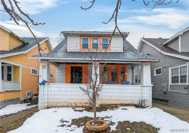 Homes for sale in Buffalo, NY | 48 Elmer Ave, Buffalo, NY 14215 | MLS# B1669860