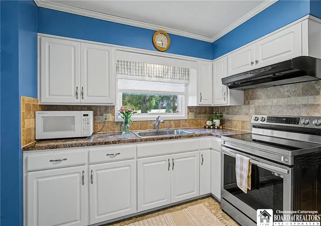 Photo 3 of Sale Pending at 39 W Fairmount Ave, Lakewood, NY 14750 | MLS# R1662885 | Listing updated on 2026-08-02
