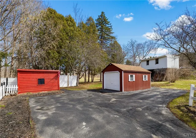 Homes for sale in Westmoreland, NY | 4450 Thieme Gulf Rd, Westmoreland, NY 13476 | MLS# S1669737