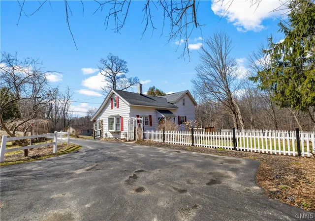 Homes for sale in Westmoreland, NY | 4450 Thieme Gulf Rd, Westmoreland, NY 13476 | MLS# S1669737