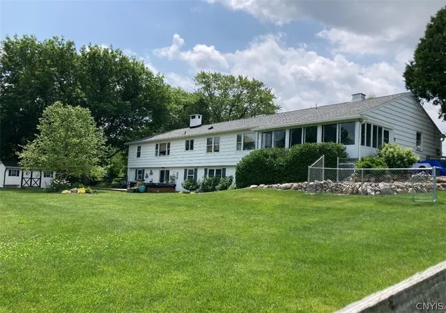 2nd image of 2886 W Lake Rd, Skaneateles, NY 13152 | MLS# S1669491