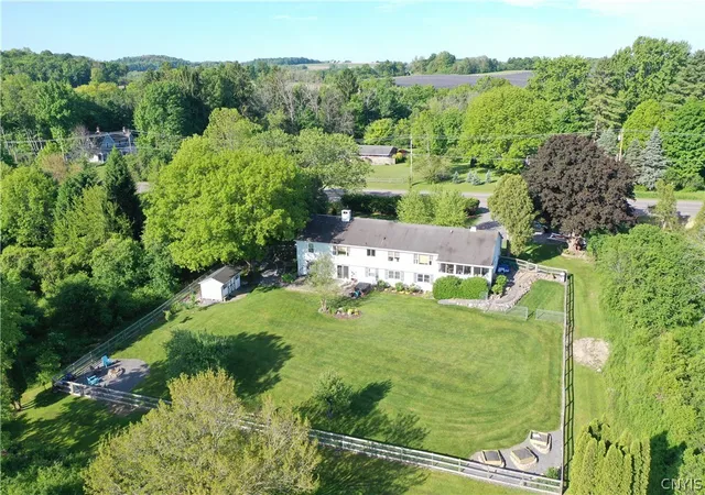 3rd image of 2886 W Lake Rd, Skaneateles, NY 13152 | MLS# S1669491