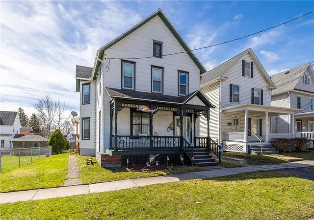 Homes for sale in Geneva City, NY | 135 North St, Geneva City, NY 14456 | MLS# R1669108