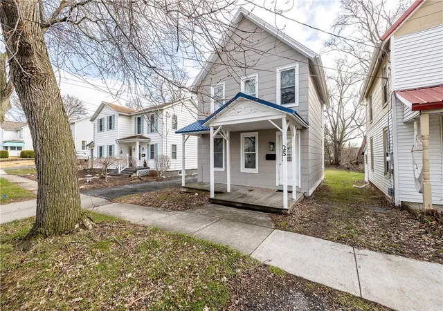 Homes for sale in Geneva City, NY | 25 Grove St, Geneva City, NY 14456 | MLS# R1668703