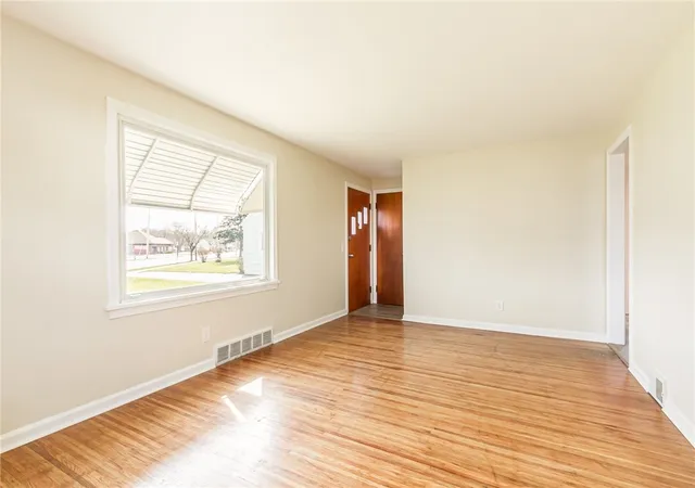 285 Waring Rd, Rochester, NY 14609 | MLS# R1669494 | Houzeo