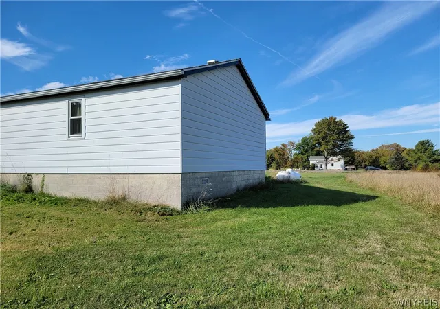 5th image of 2351 Checkered Tavern Rd, Hartland, NY 14008 | MLS# B1670548