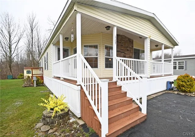 Homes for sale in Kirkland, NY | 127 Royal Meadow Dr, Kirkland, NY 13323 | MLS# S1670586