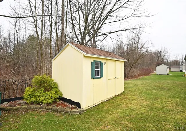 Homes for sale in Kirkland, NY | 127 Royal Meadow Dr, Kirkland, NY 13323 | MLS# S1670586