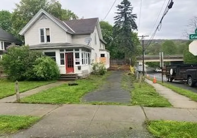 4th image of 23 Grand St, Oneonta, NY 13820 | MLS# R1670595